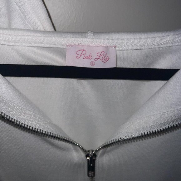 Adorable small,white "Pink Lily" Romper - Picture 3 of 3